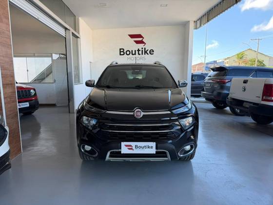 FIAT TORO 2.0 16V TURBO DIESEL RANCH 4WD AT9 FIAT TORO 2.0 16V TURBO DIESEL RANCH 4WD AT9